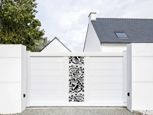 Portail aluminium coulissant Maden décor MILZIN par kostum