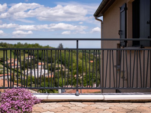 Garde-corps aluminium Briel par Kostum